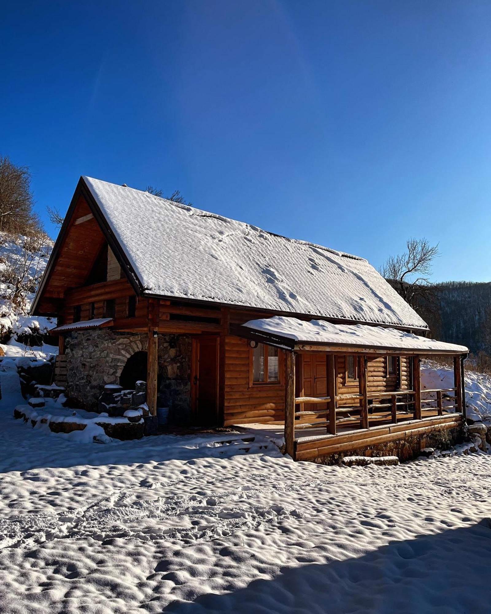 Koliba 30Svibnja Villa Perusic Exterior foto